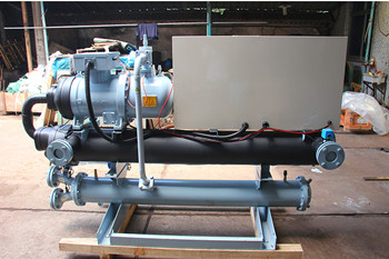博克螺桿式冷水機壓縮機部件內置油分離器的特點與作用